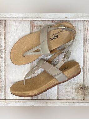 SoftWalk Brea Grey Leather Sandals